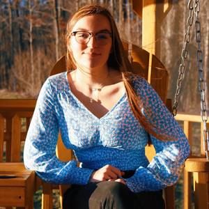 Meet your Posher, Madalyn